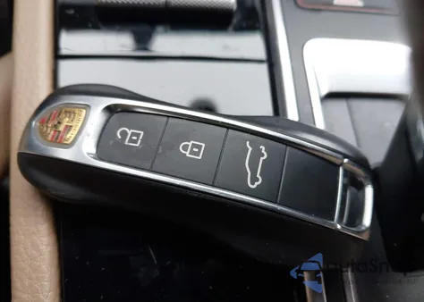 2021 Porsche Cayenne z USA, uszkodzony, nr VIN WP1AA2AY1MDA07537